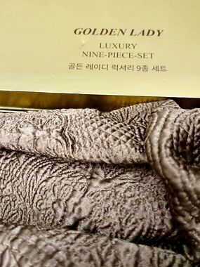GOLDEN LADY Luxury Nine-Piece Set -